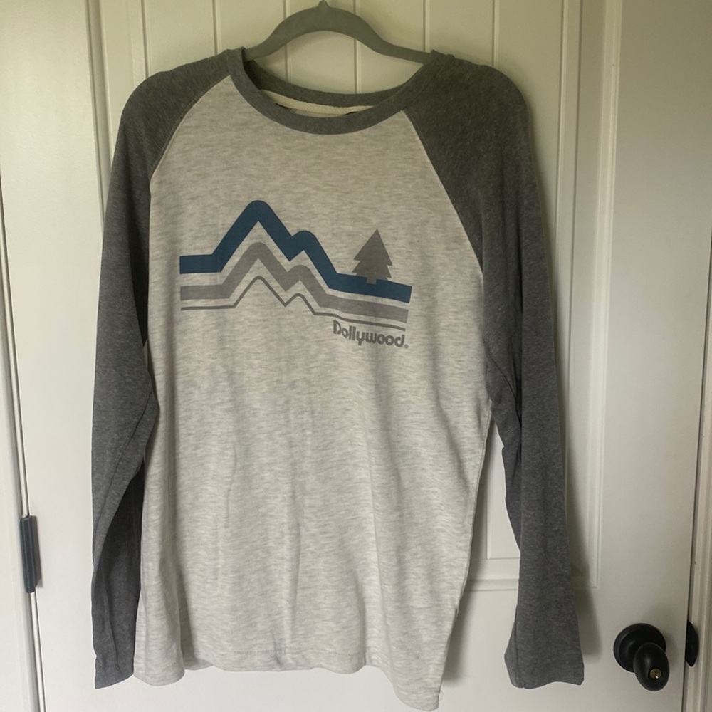 Gray long sleeve Dollywood t- shirt with mountain design